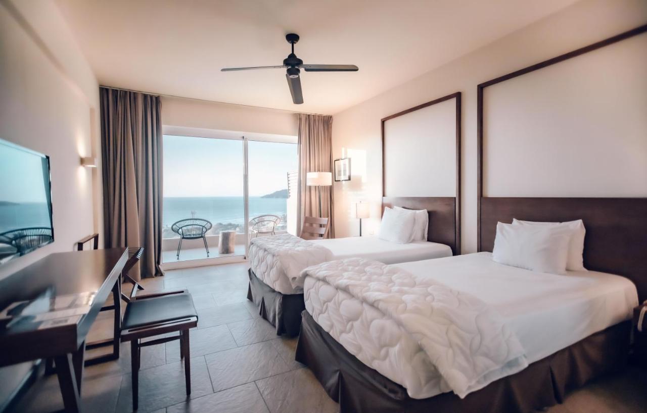 Wyndham Tamarindo Hotel Exterior photo