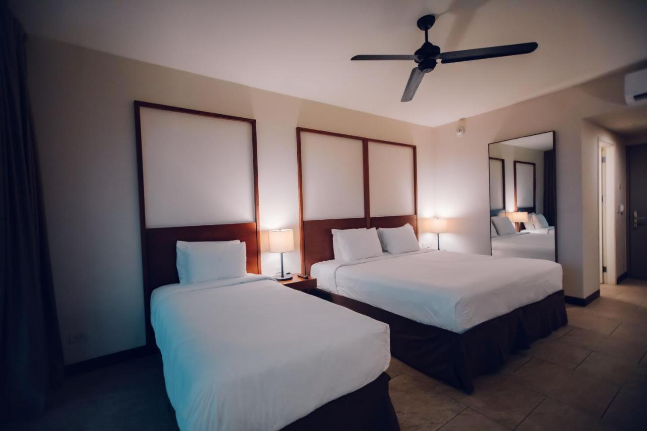 Wyndham Tamarindo Hotel Exterior photo