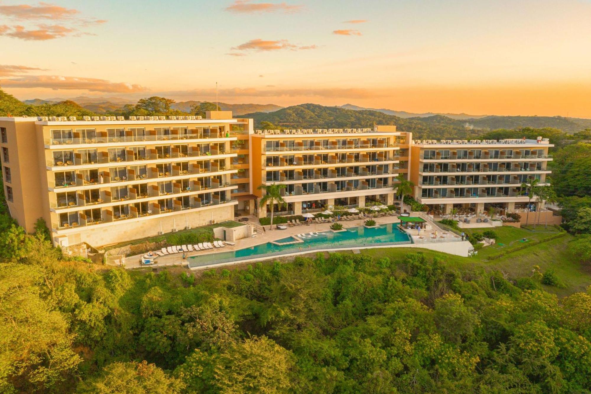 Wyndham Tamarindo Hotel Exterior photo