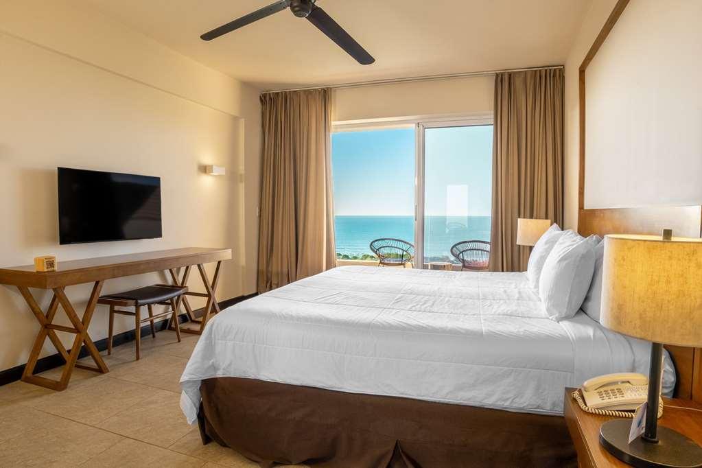 Wyndham Tamarindo Hotel Room photo